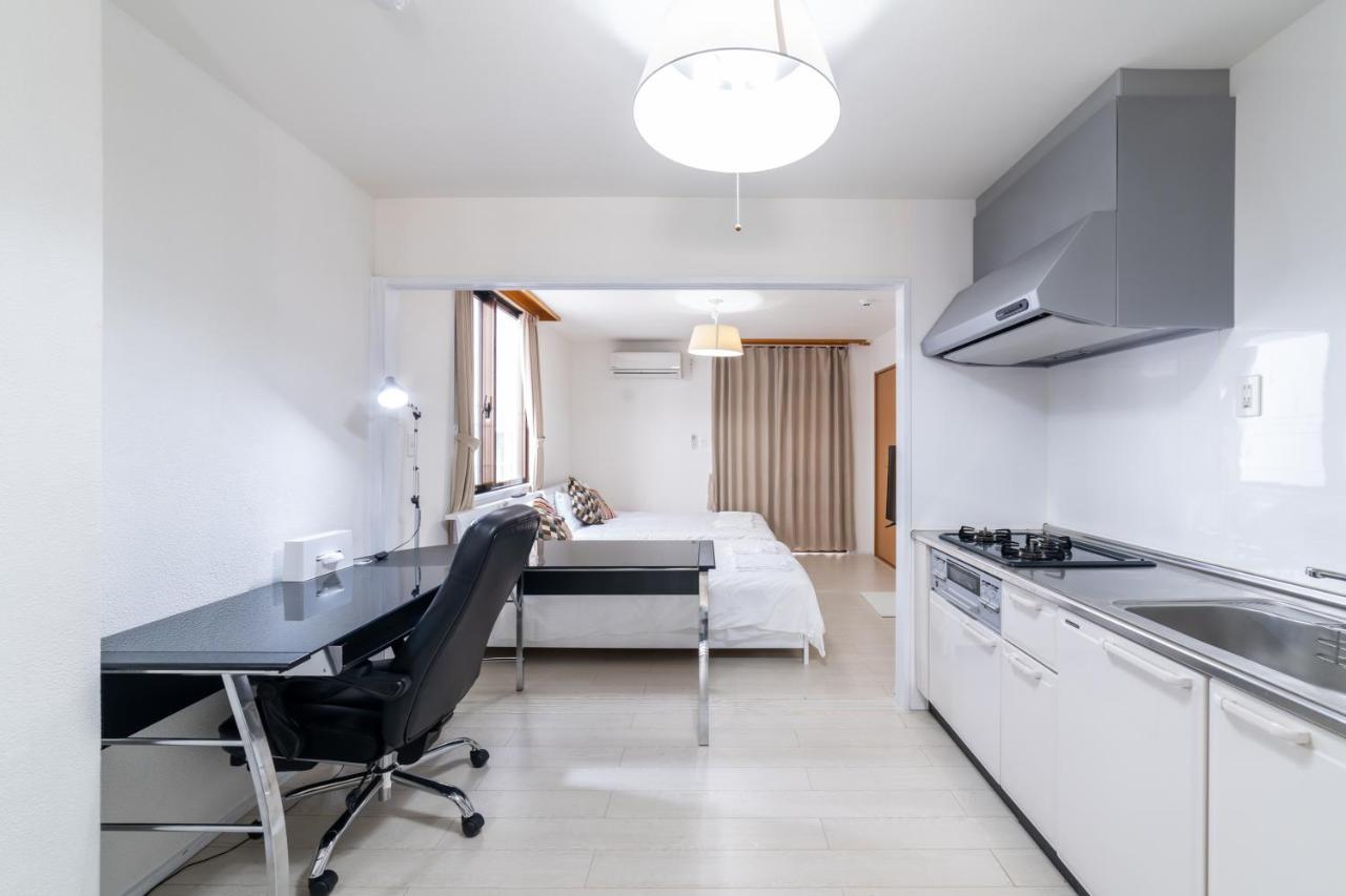 Izumisaki Terrace402 Aparthotel Наха Екстериор снимка